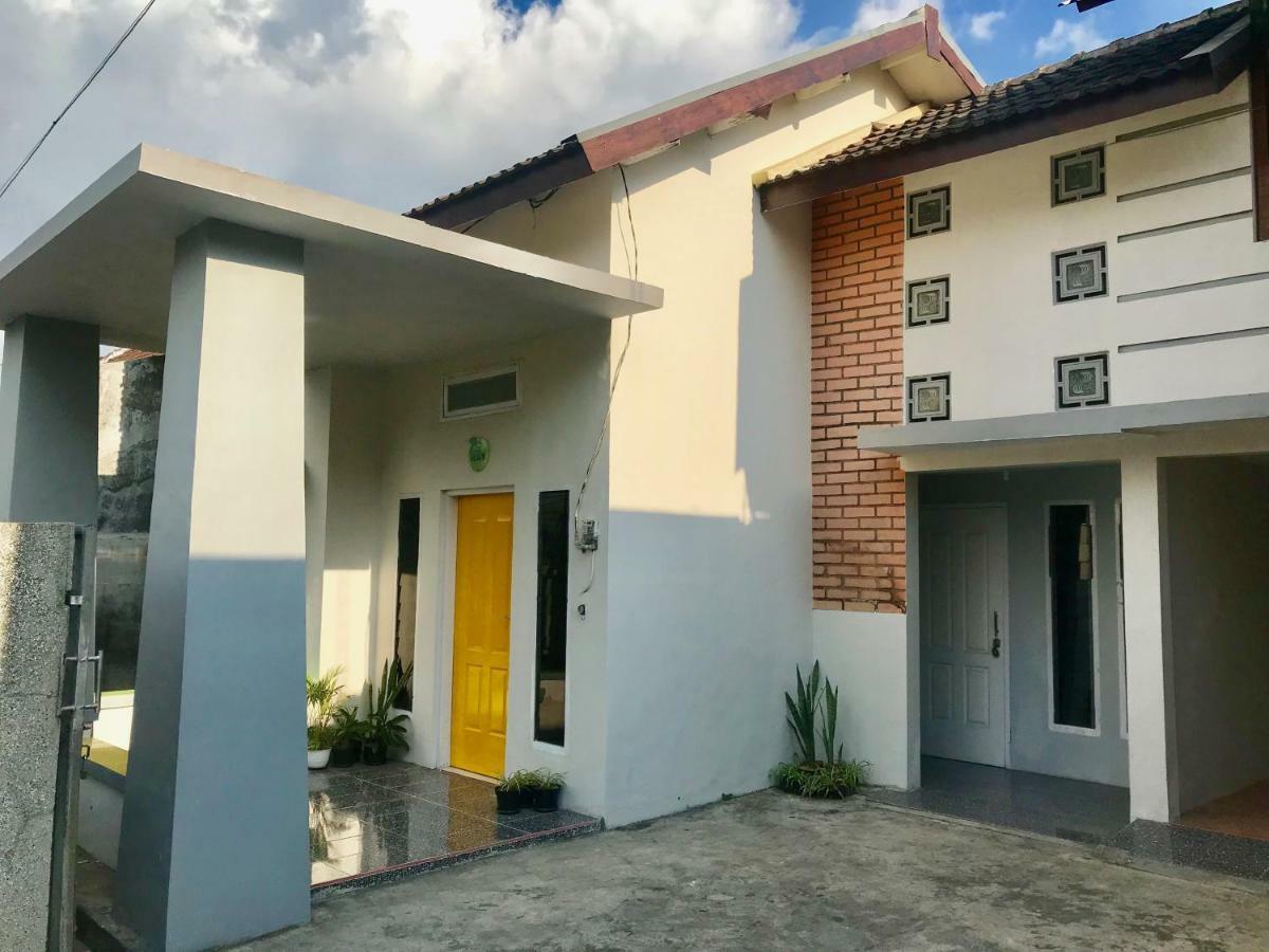 Villa Batu Keluarga Nn ภายนอก รูปภาพ